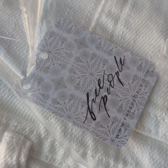 NWT Free People Loving Good Vibrations Denim Fray Shorts spring white sz… - Picture 9 of 10